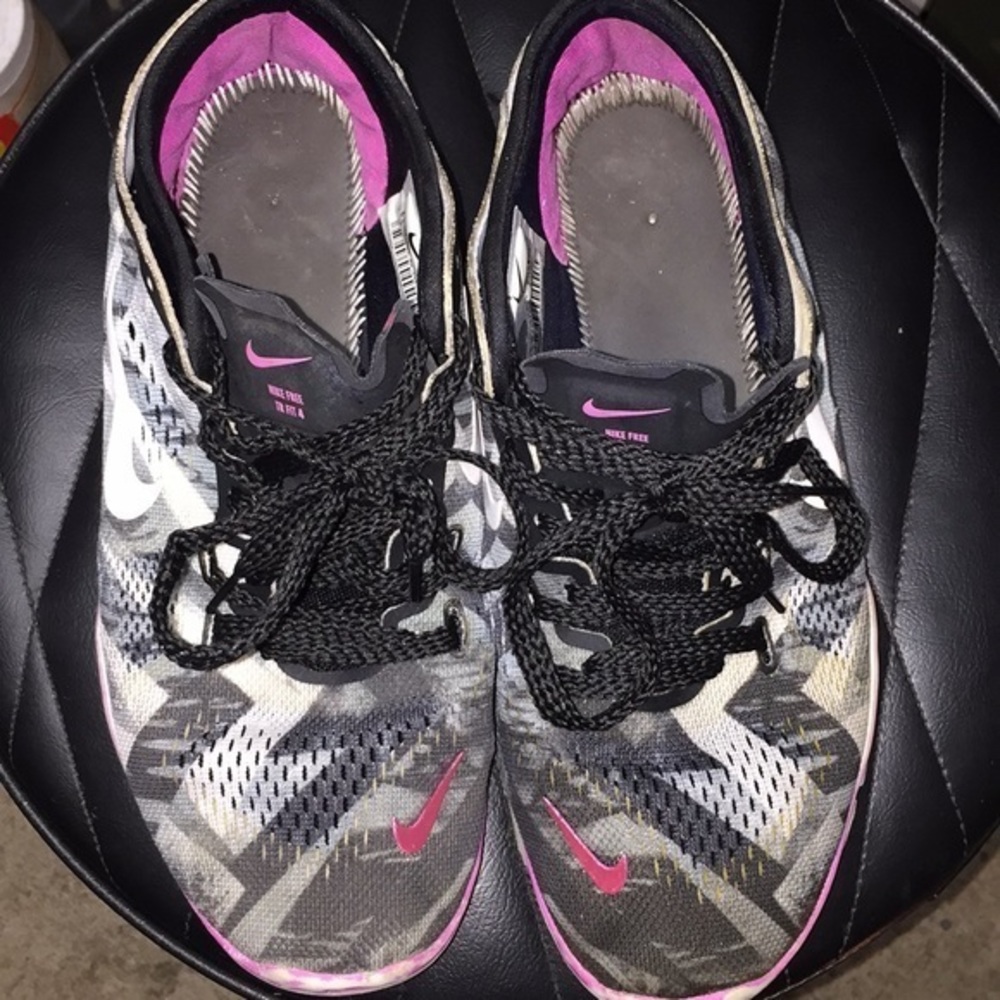 Woman’s Nike shoe size 6.5